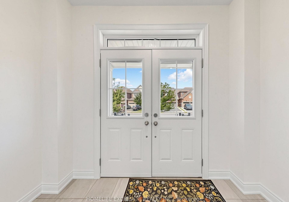 5-manor-hampton-street-east-gwillimbury-ontario-n13694476