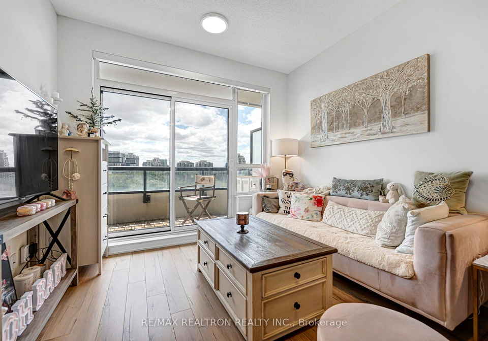 15-water-walk-drive-markham-ontario-n13695914