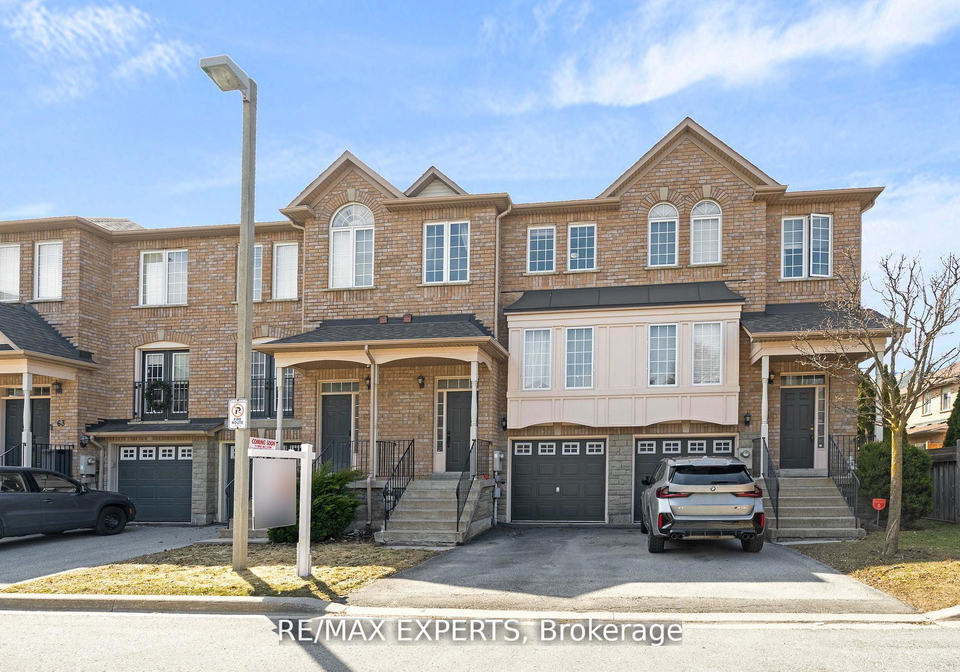 19-foxchase-avenue-vaughan-ontario-n13696964