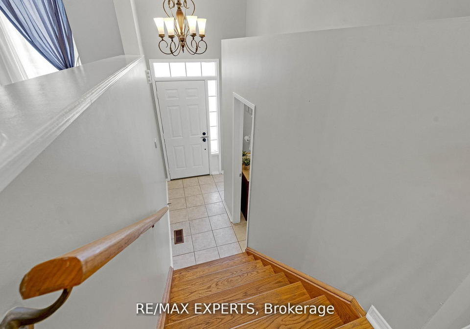19-foxchase-avenue-vaughan-ontario-n13696964