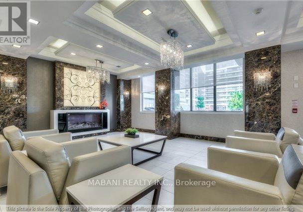 372-highway-7-road-e-richmond-hill-ontario-n13697028