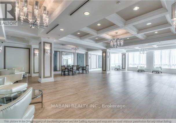 372-highway-7-road-e-richmond-hill-ontario-n13697028