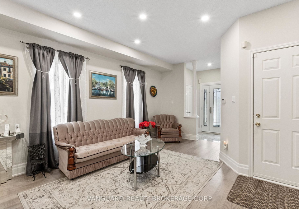 84-sapphire-drive-richmond-hill-ontario-n13697930