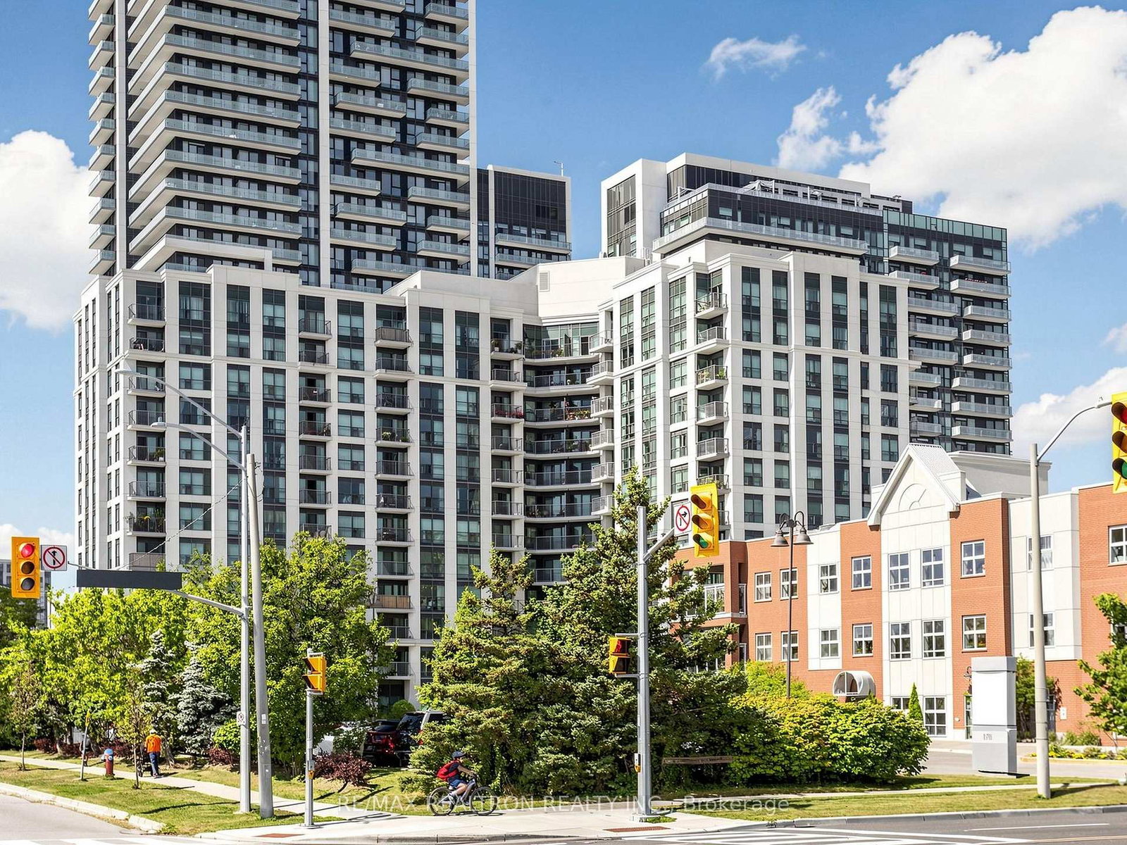 185-oneida-crescent-richmond-hill-ontario-n13698392