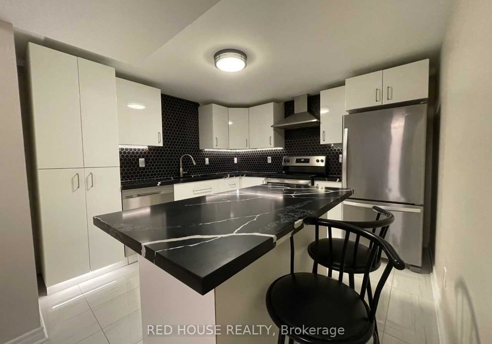69-simpson-road-newmarket-ontario-n13698678