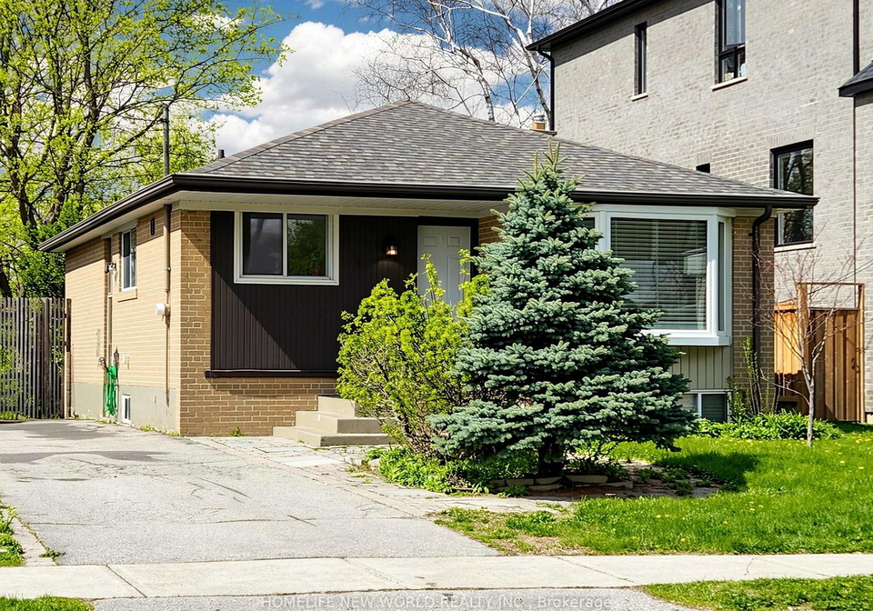 74-child-drive-aurora-ontario-n13698994