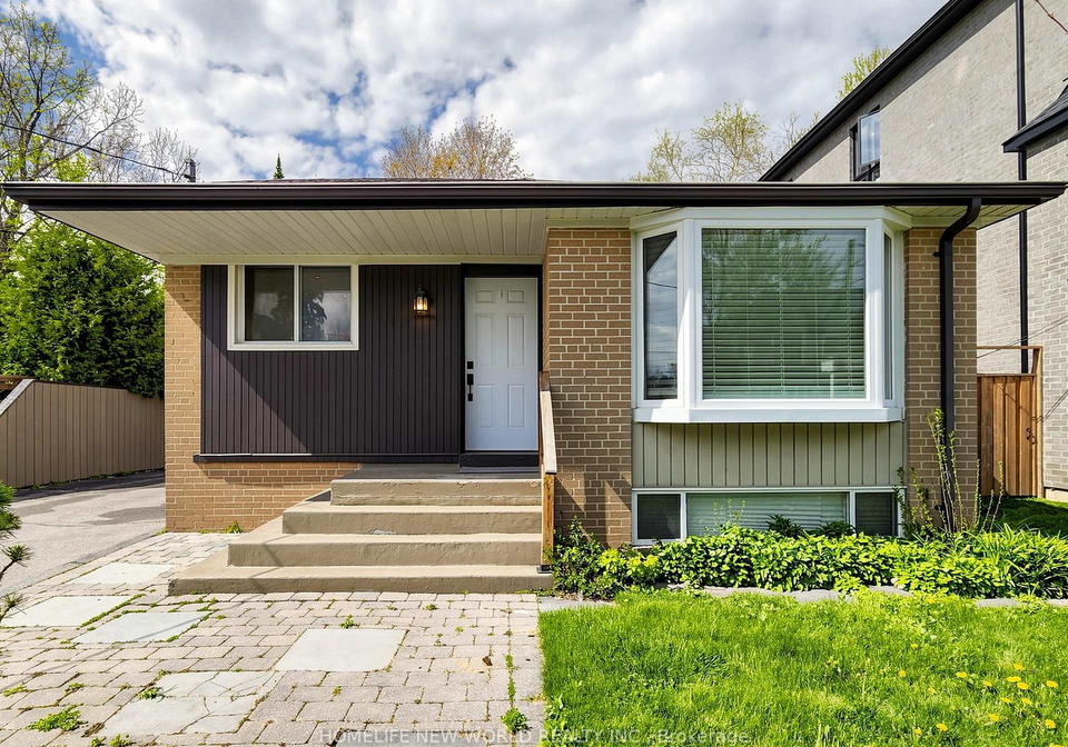 74-child-drive-aurora-ontario-n13698994