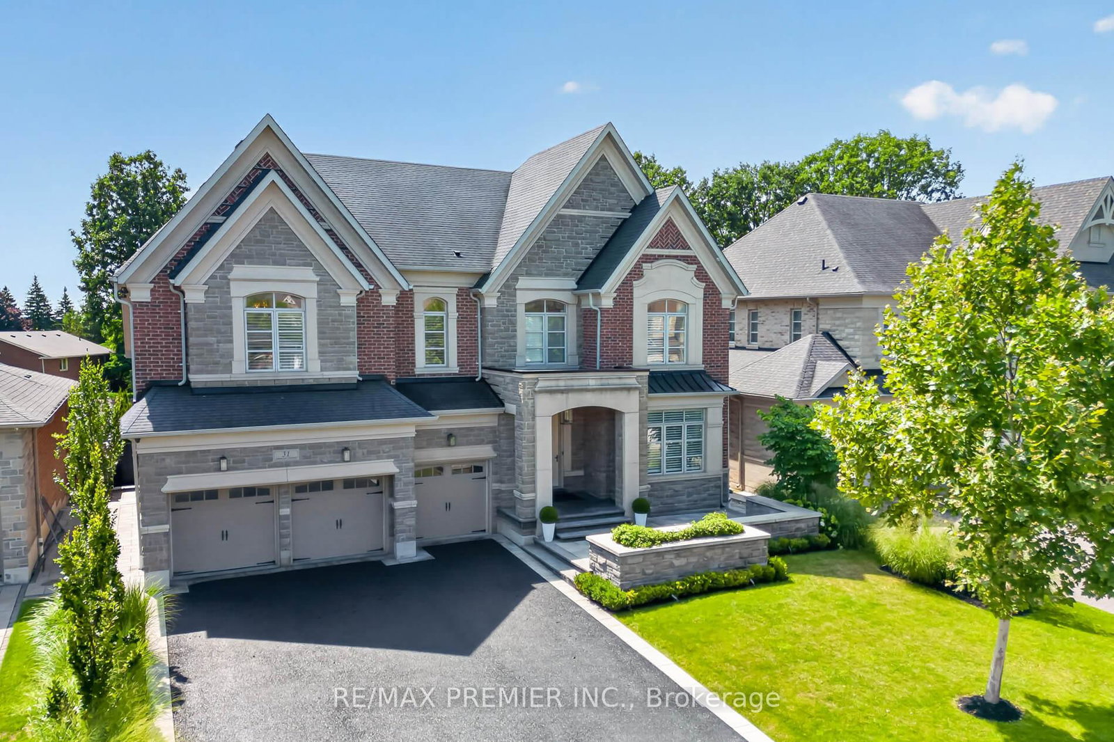 31-sarracini-crescent-vaughan-ontario-n13699222