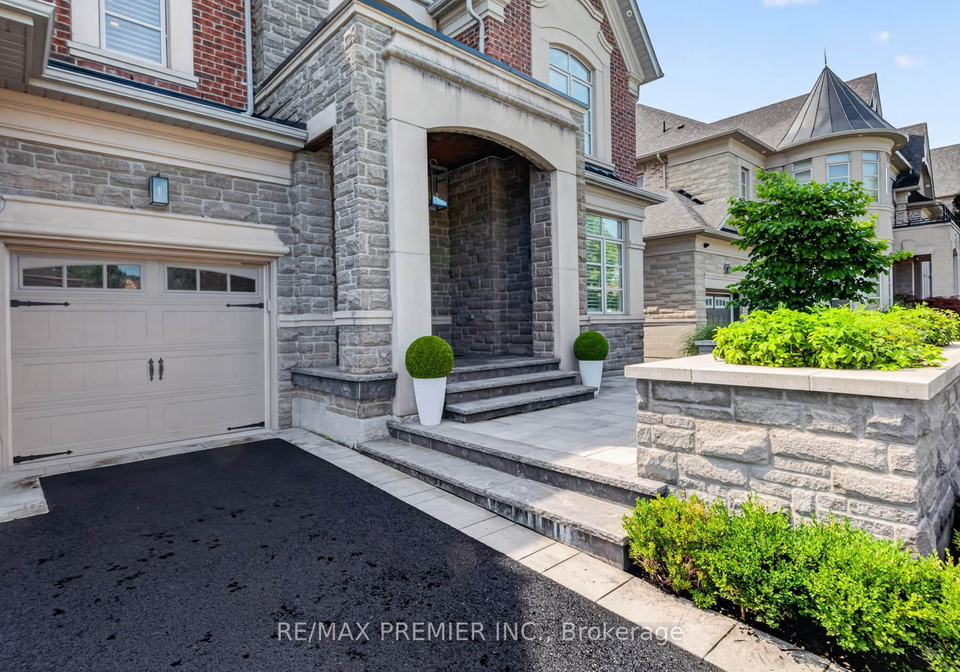 31-sarracini-crescent-vaughan-ontario-n13699222