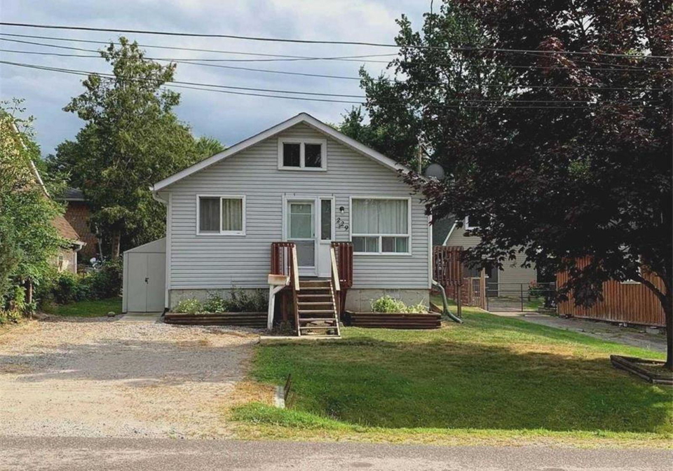 229-pine-beach-drive-georgina-ontario-n13700304