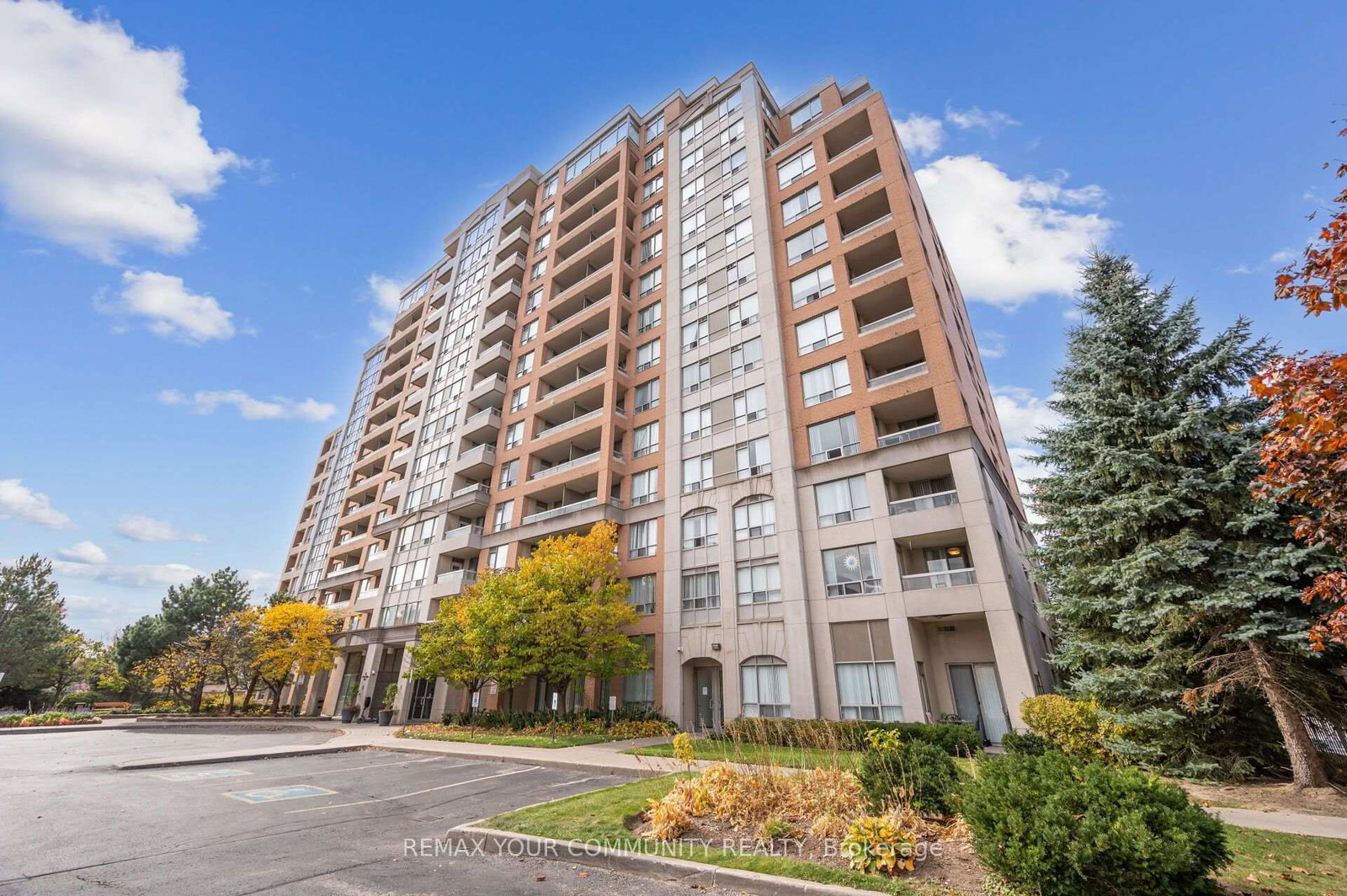 9-northern-heights-drive-e-richmond-hill-ontario-n13700544