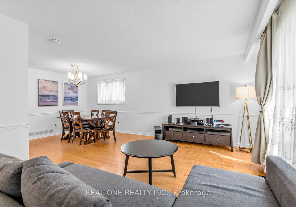 10-devins-drive-aurora-ontario-n13700902