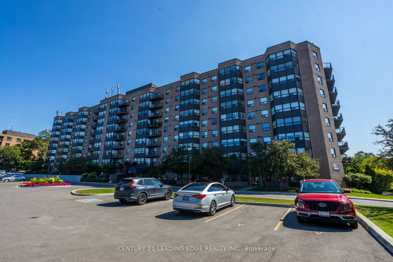 2-raymerville-drive-markham-ontario-n13701064