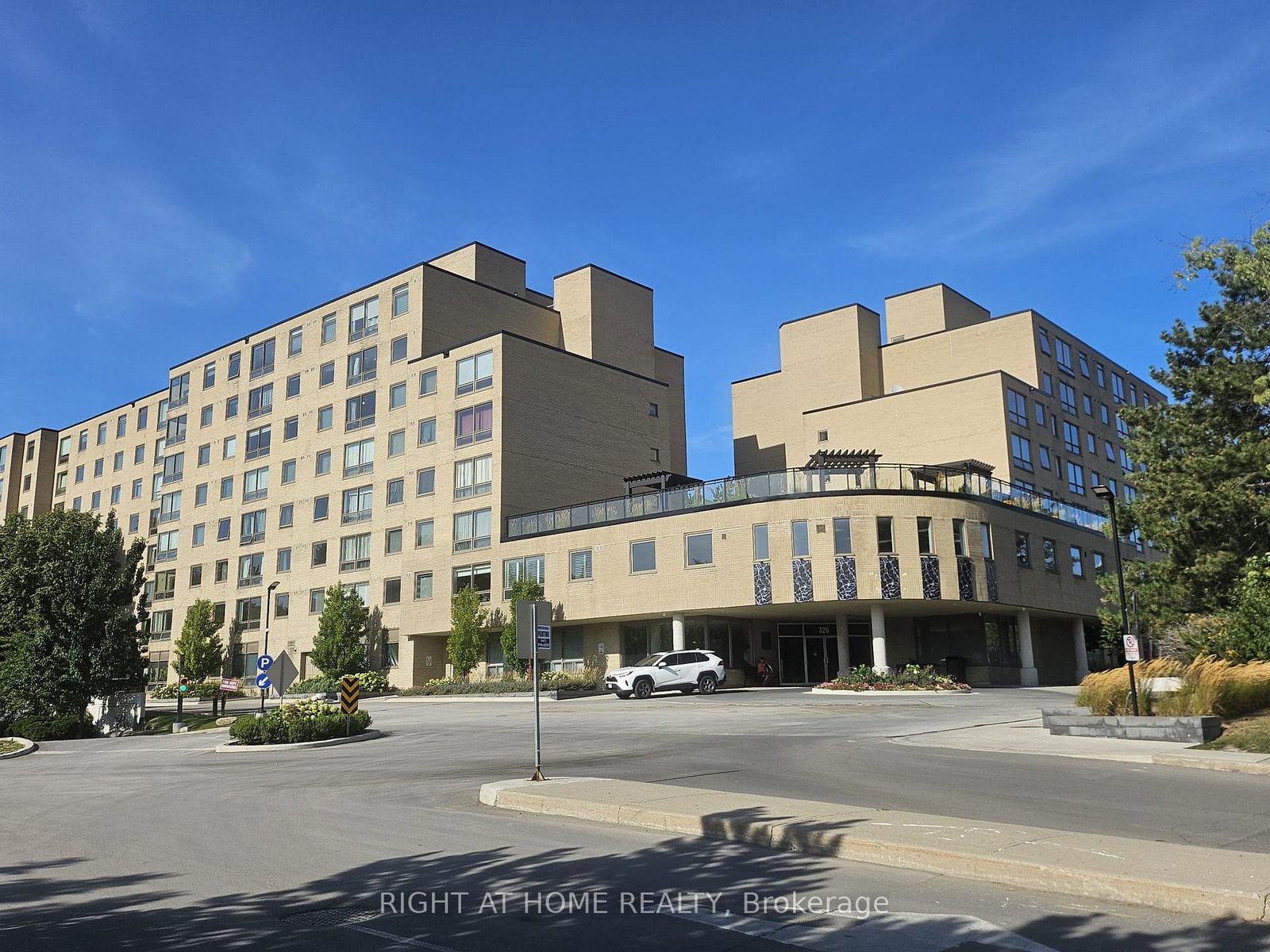326-major-mackenzie-drive-e-richmond-hill-ontario-n13701136