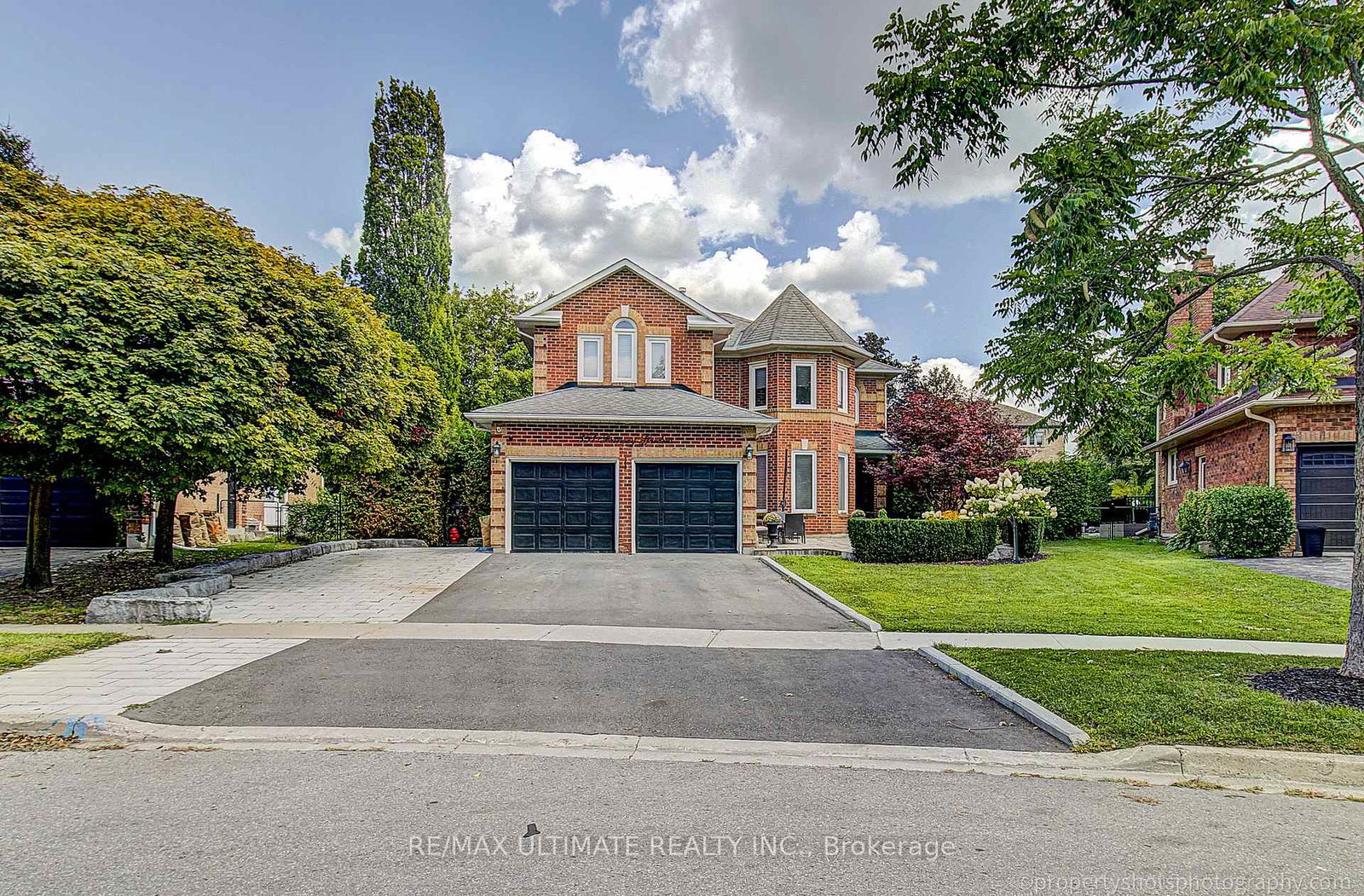 351-fairway-gardens-newmarket-ontario-n13702574
