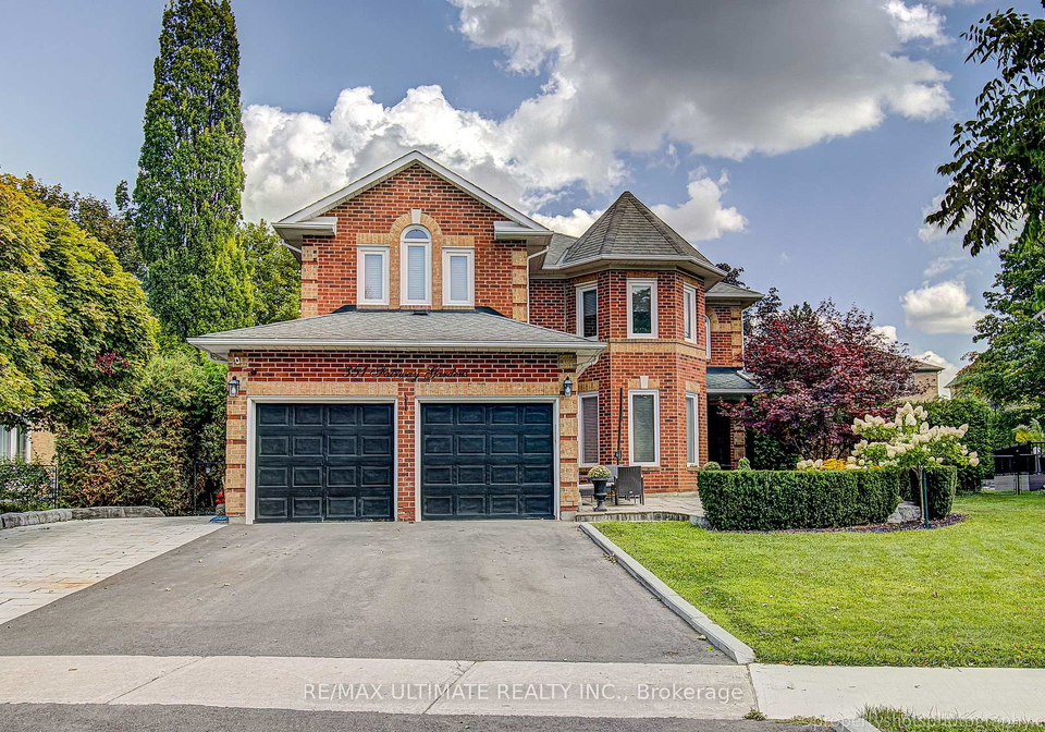 351-fairway-gardens-newmarket-ontario-n13702574