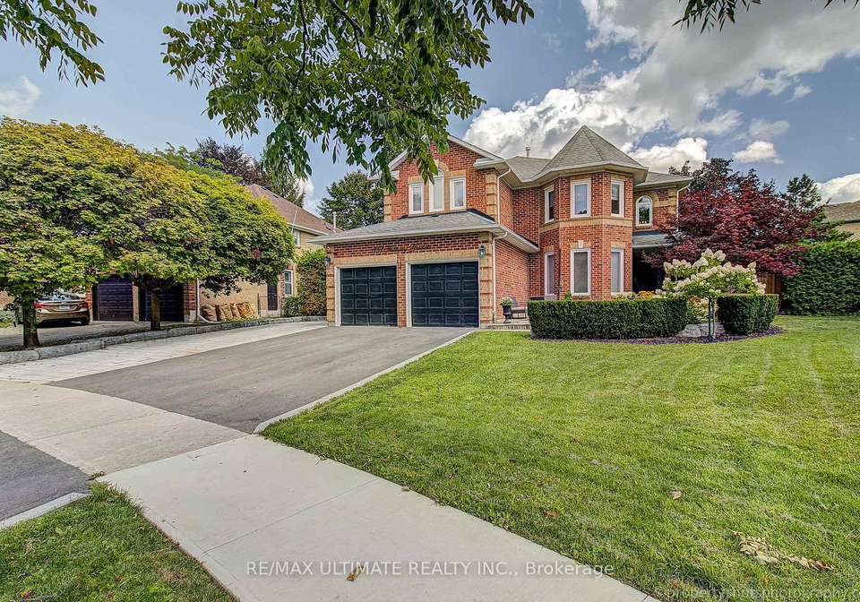 351-fairway-gardens-newmarket-ontario-n13702574