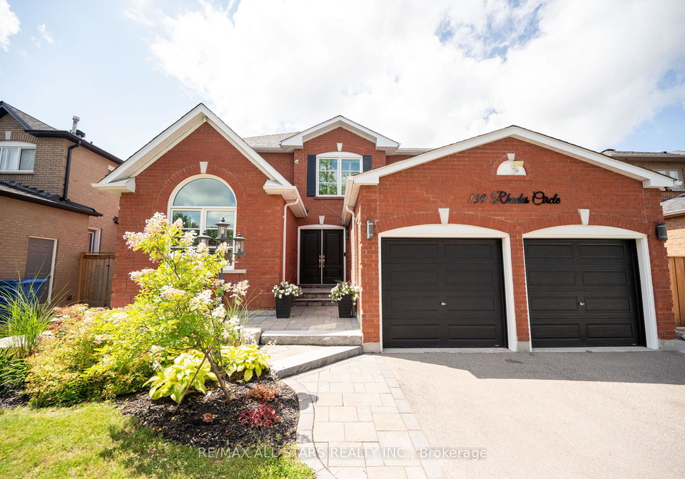 139-rhodes-circle-newmarket-ontario-n13702946