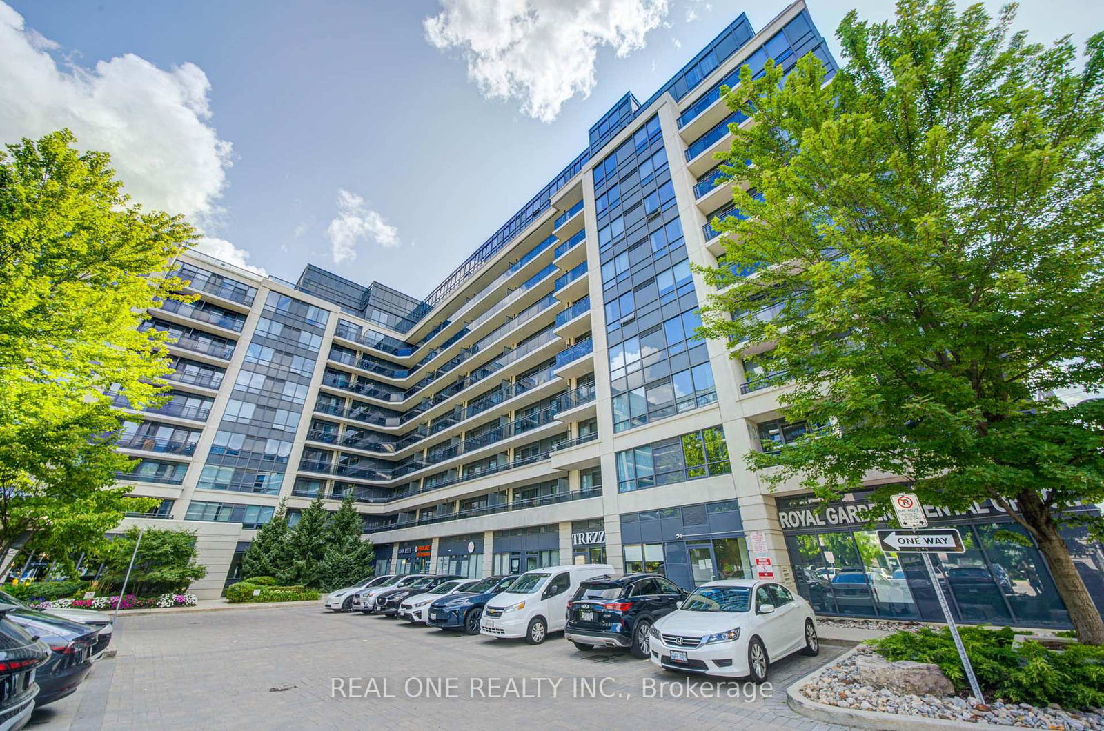 372-highway-7-e-way-richmond-hill-ontario-n13702984