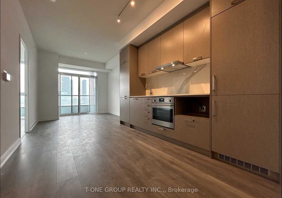 38-honeycrisp-crescent-vaughan-ontario-n13703088
