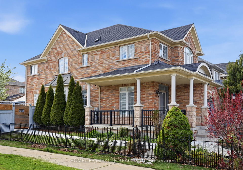 243-venice-gate-drive-vaughan-ontario-n13703156
