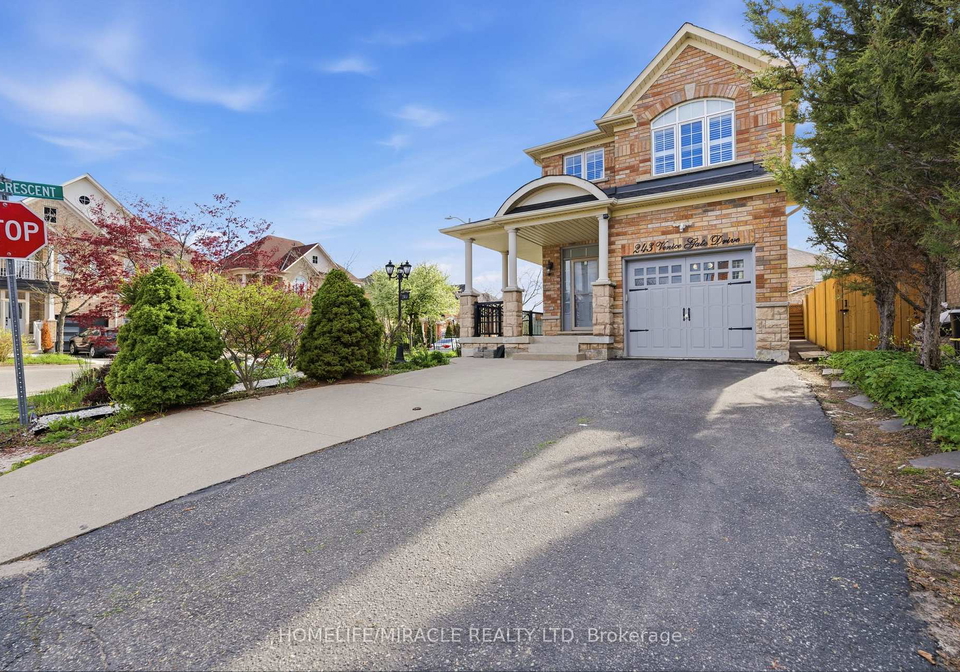243-venice-gate-drive-vaughan-ontario-n13703156