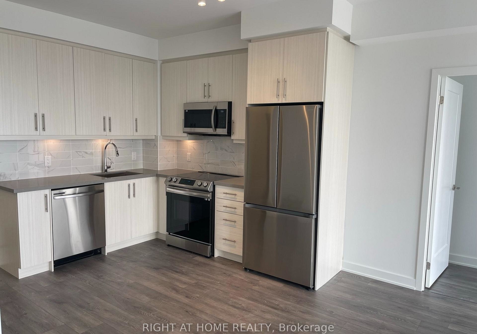105-oneida-crescent-richmond-hill-ontario-n13704142