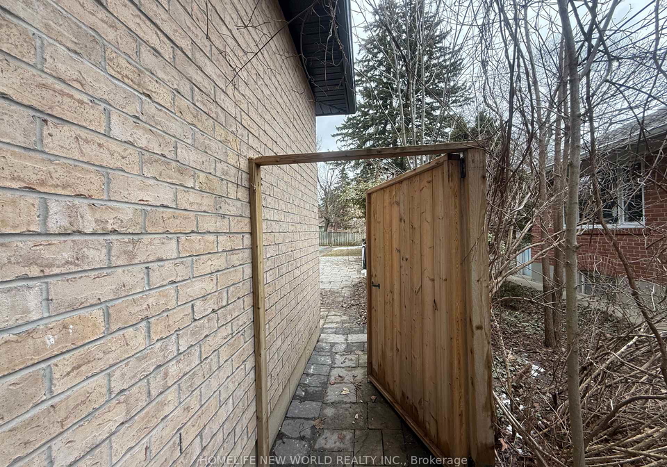 19-honeybourne-crescent-markham-ontario-n13704372