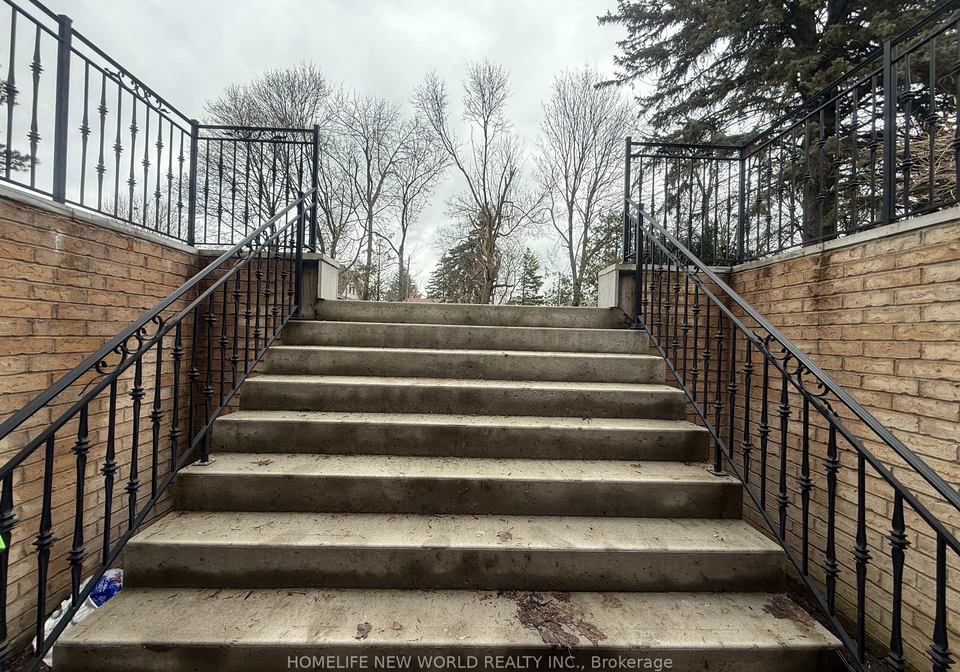 19-honeybourne-crescent-markham-ontario-n13704372
