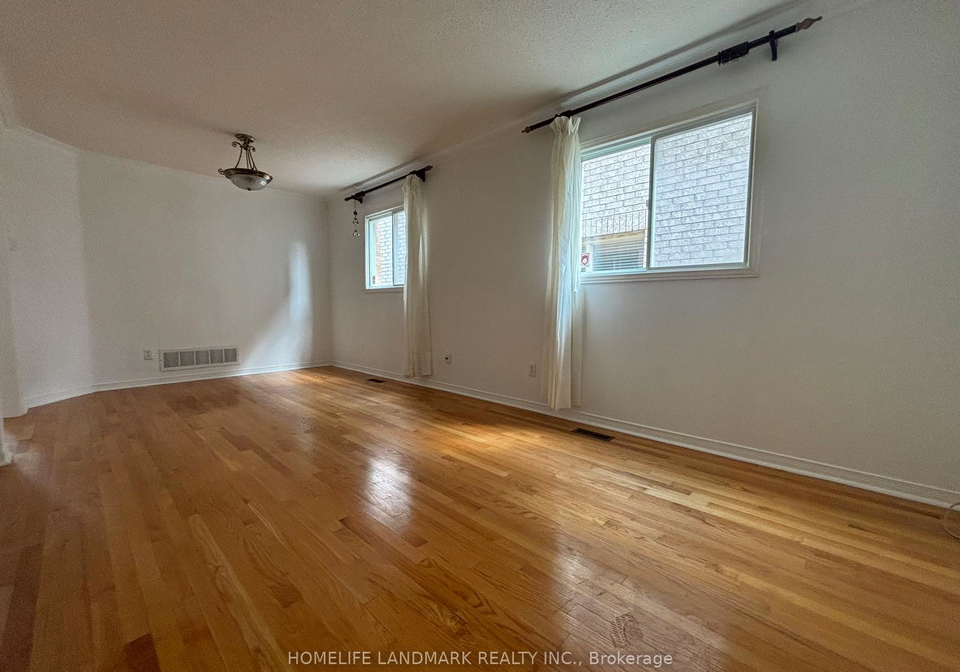 9-baltic-street-richmond-hill-ontario-n13704376