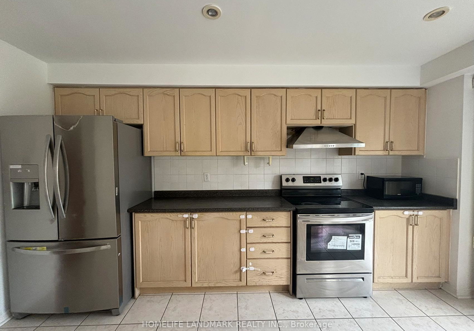 9-baltic-street-richmond-hill-ontario-n13704376