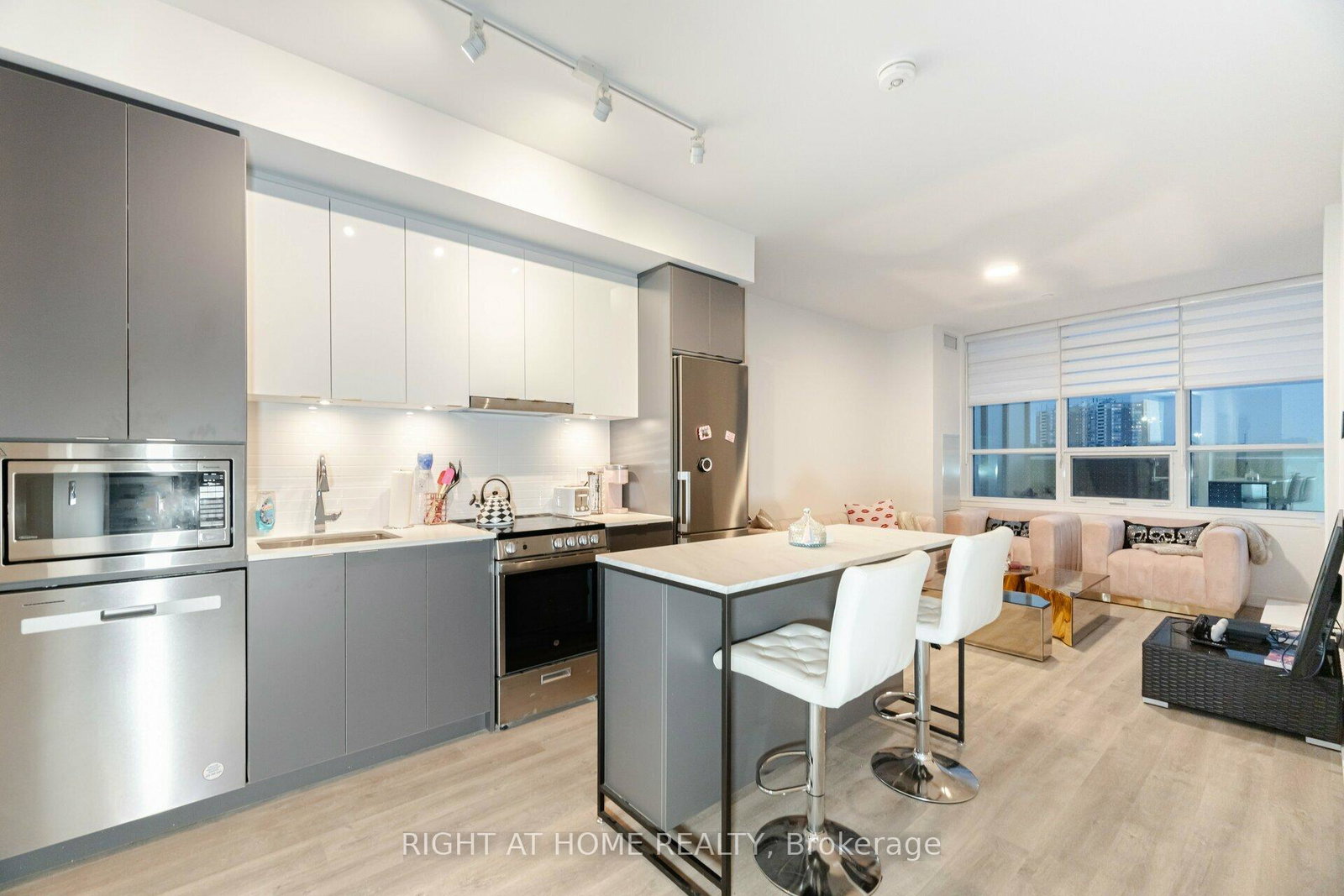50-upper-mall-way-vaughan-ontario-n13704428