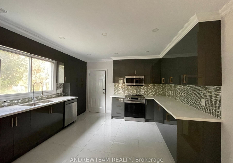 3-church-street-s-richmond-hill-ontario-n13704476