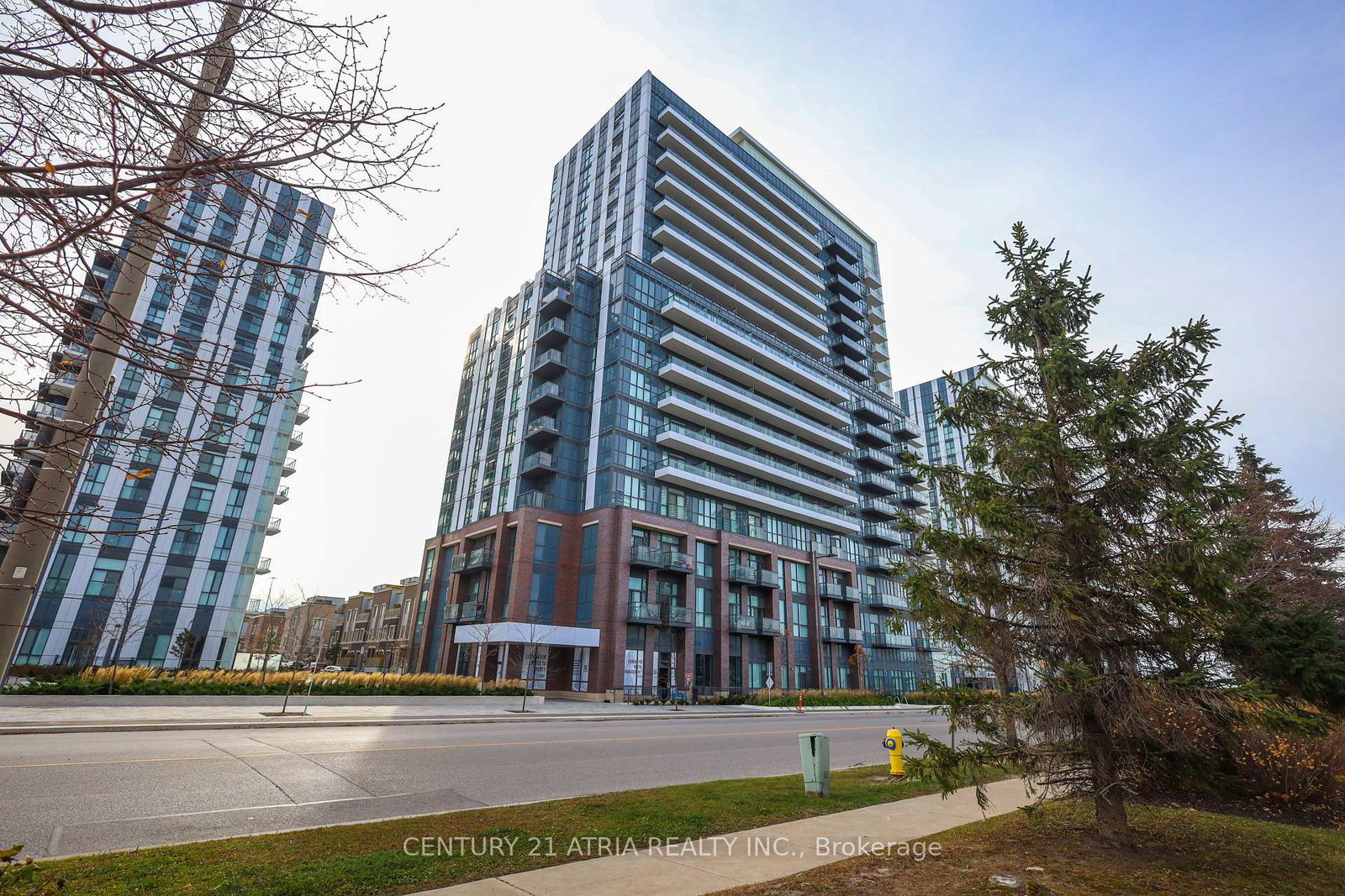 38-honeycrisp-crescent-vaughan-ontario-n13704490
