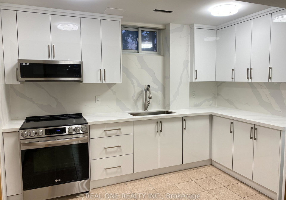 1-addison-street-richmond-hill-ontario-n13705084