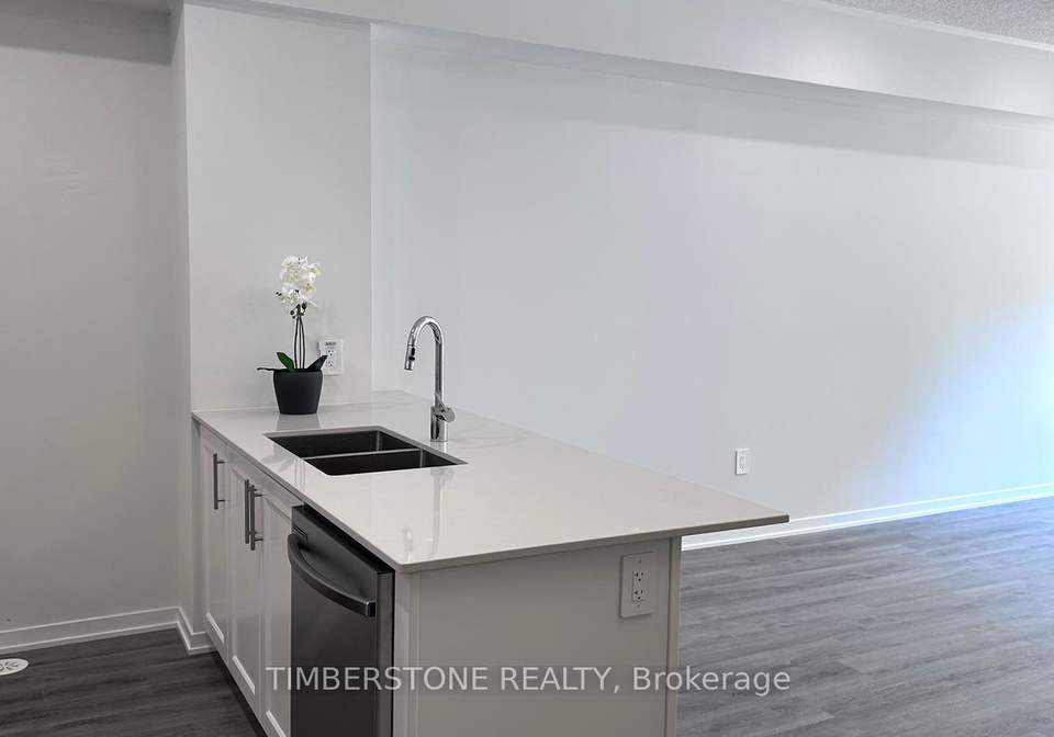 21-honeycrisp-crescent-vaughan-ontario-n13705404