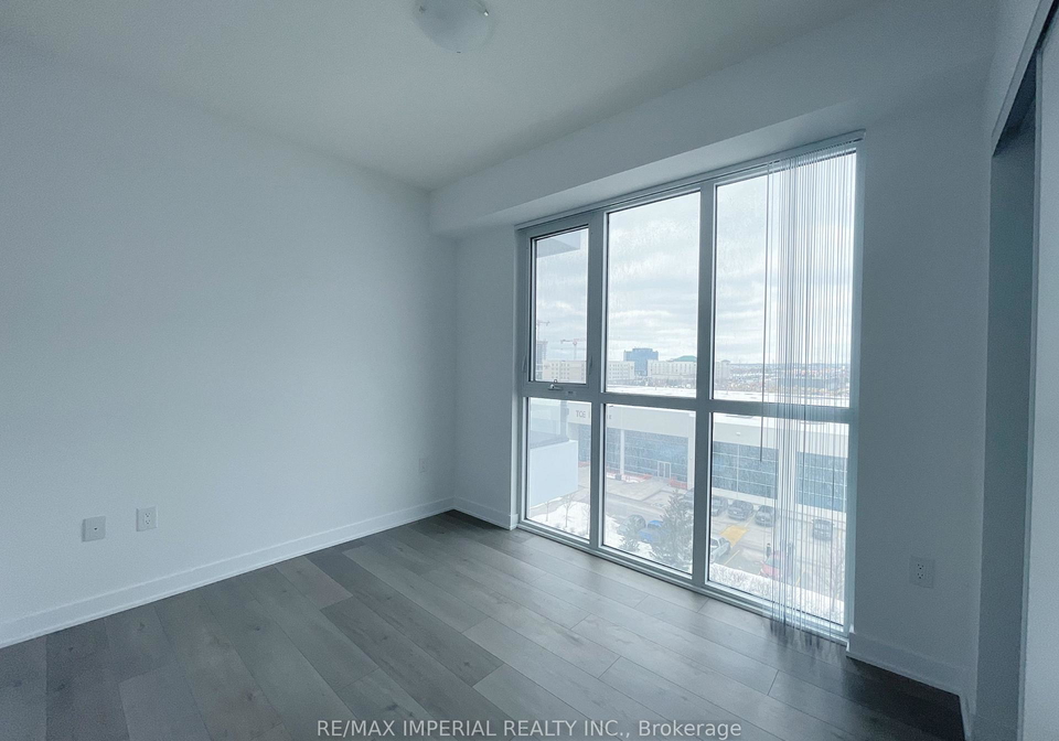 38-honeycrisp-crescent-vaughan-ontario-n13705730