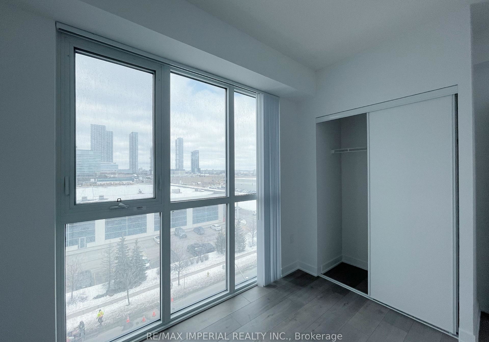 38-honeycrisp-crescent-vaughan-ontario-n13705730