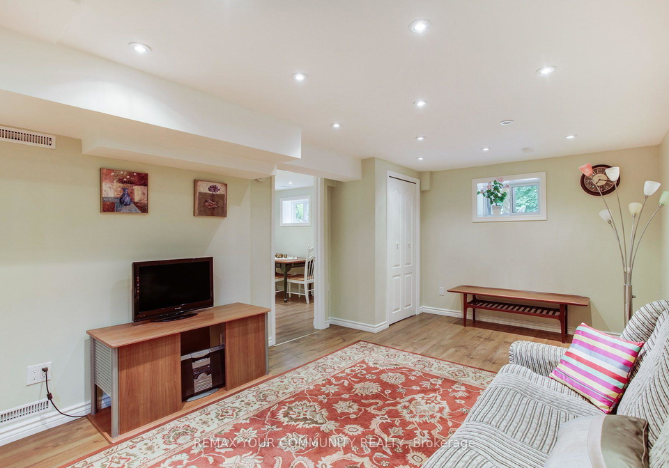 8-plaisance-road-richmond-hill-ontario-n13705748
