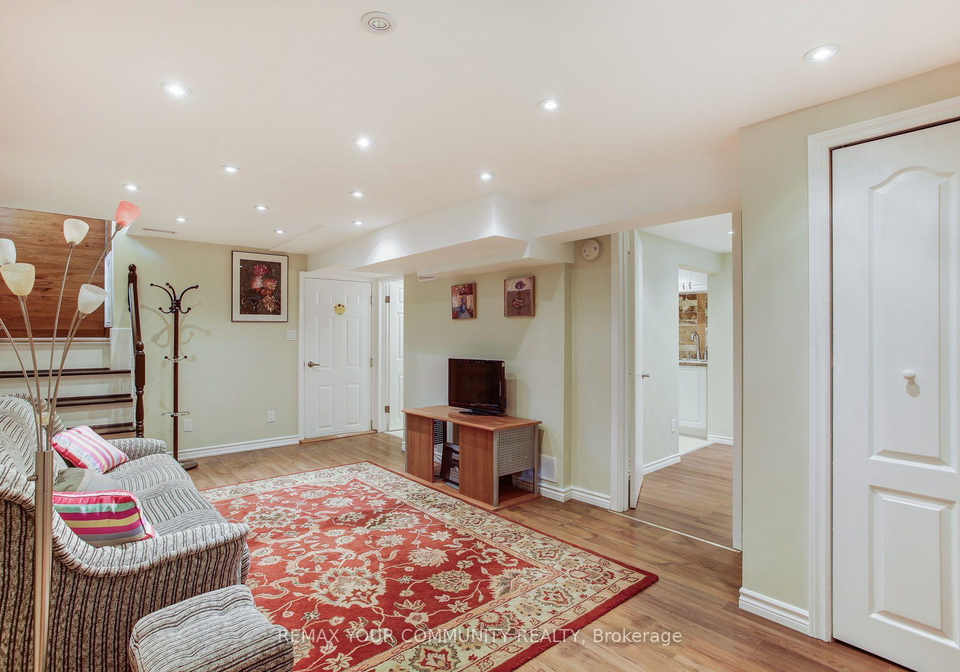 8-plaisance-road-richmond-hill-ontario-n13705748