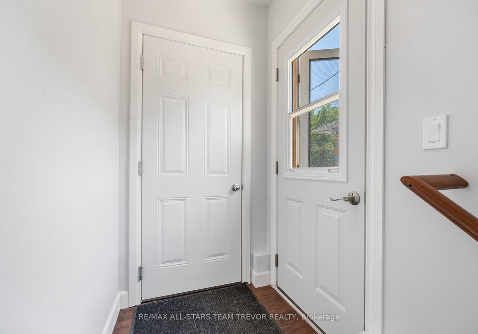 44a-evelyn-avenue-georgina-ontario-n13705958