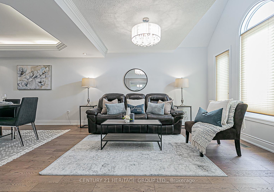 310-chambers-crescent-newmarket-ontario-n13706642