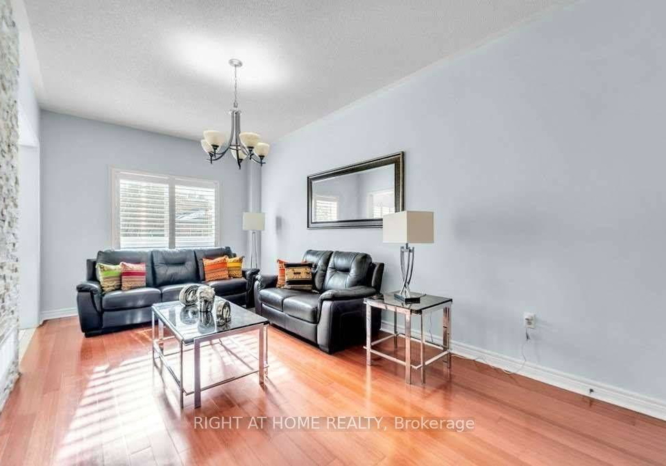 558-legresley-lane-newmarket-ontario-n13706982