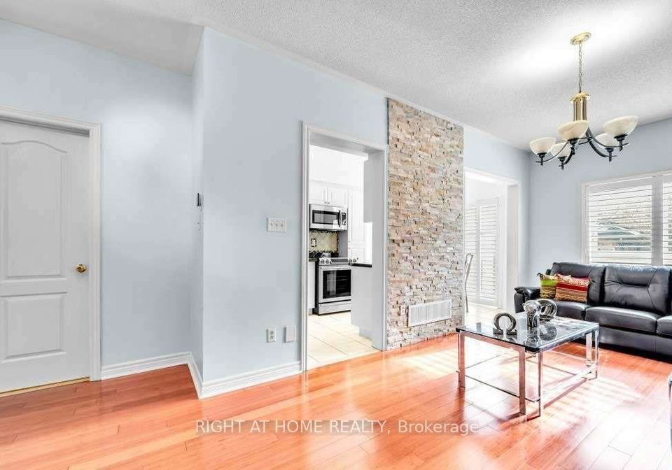 558-legresley-lane-newmarket-ontario-n13706982