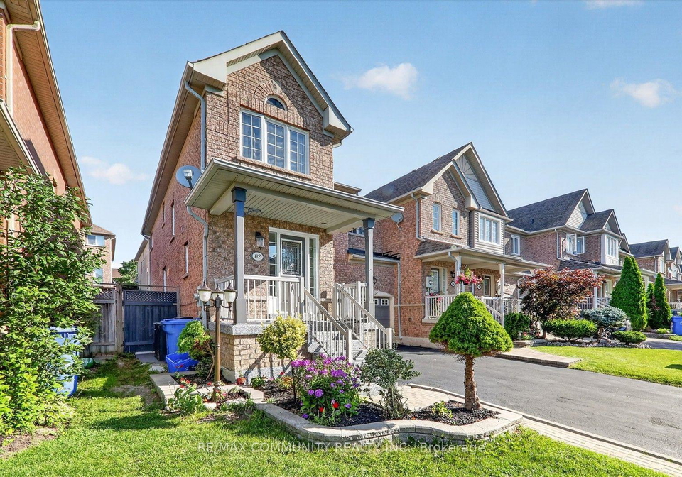 82-burgess-crescent-newmarket-ontario-n13708300