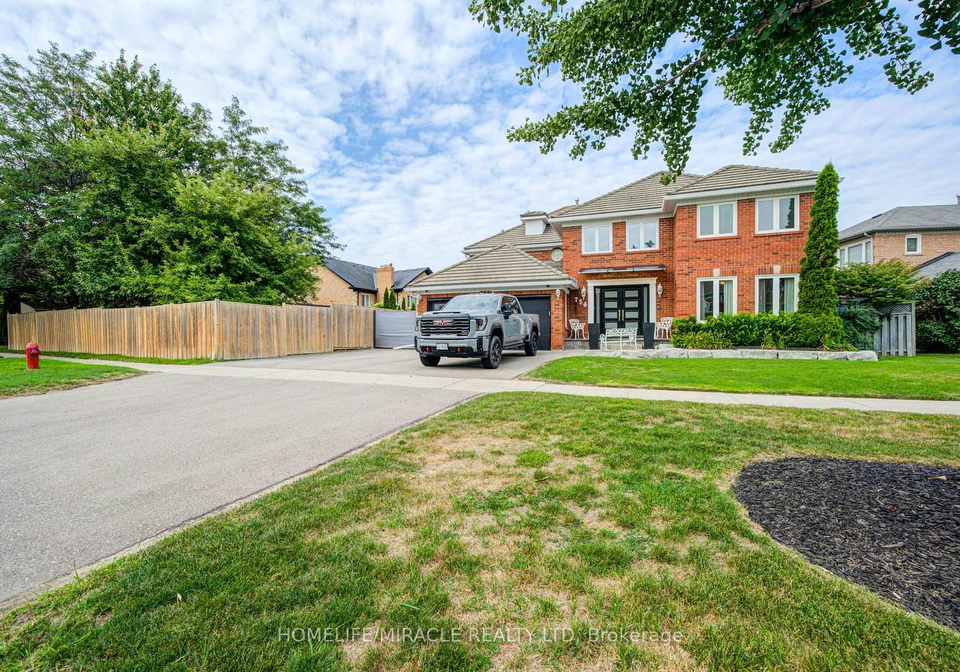756-kingsmere-avenue-newmarket-ontario-n13708404