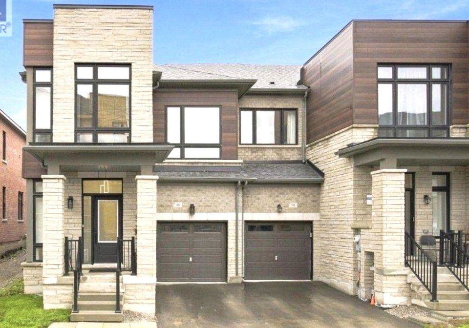 46-fish-drive-aurora-ontario-n13708492