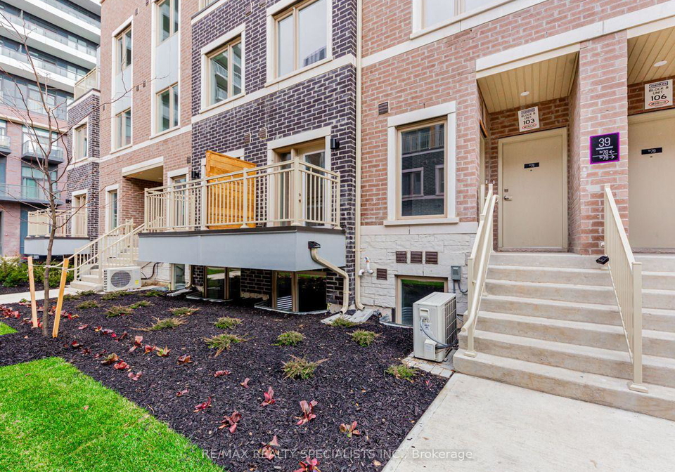 39-honeycrisp-crescent-vaughan-ontario-n13709486