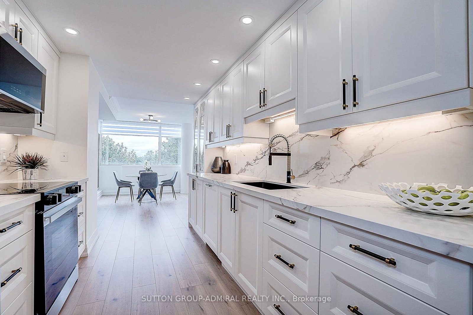 20-harding-boulevard-w-richmond-hill-ontario-n13709830