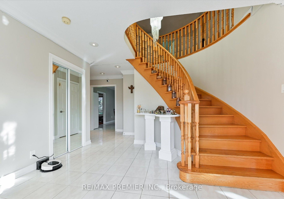 581-wycliffe-avenue-vaughan-ontario-n13710084